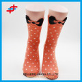 2016 nouveauté design mignon noeud papillon chaussettes à tête pour les jeunes filles fraîches et à la mode